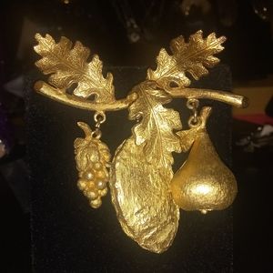 VINTAGE CORO GOLDENTONE BROOCH 🌺